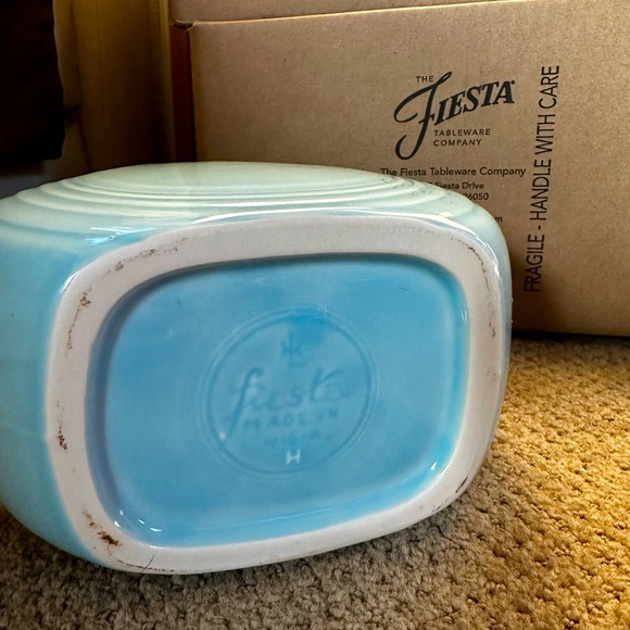 Fiestaware 67oz Large Disk Pitcher in Sky Blue! - Picture 4 of 4